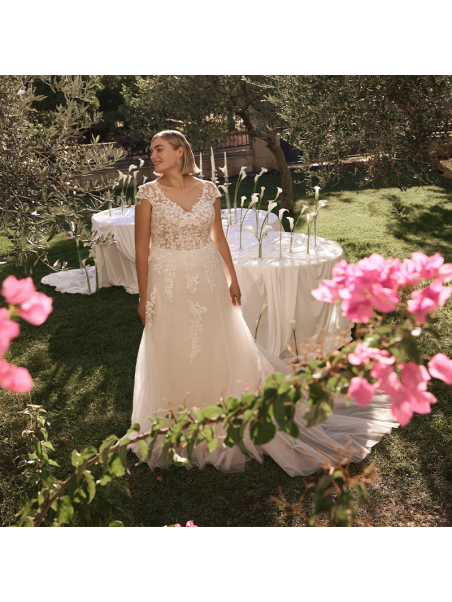 Nos robes de mariée  CURVES  Nova