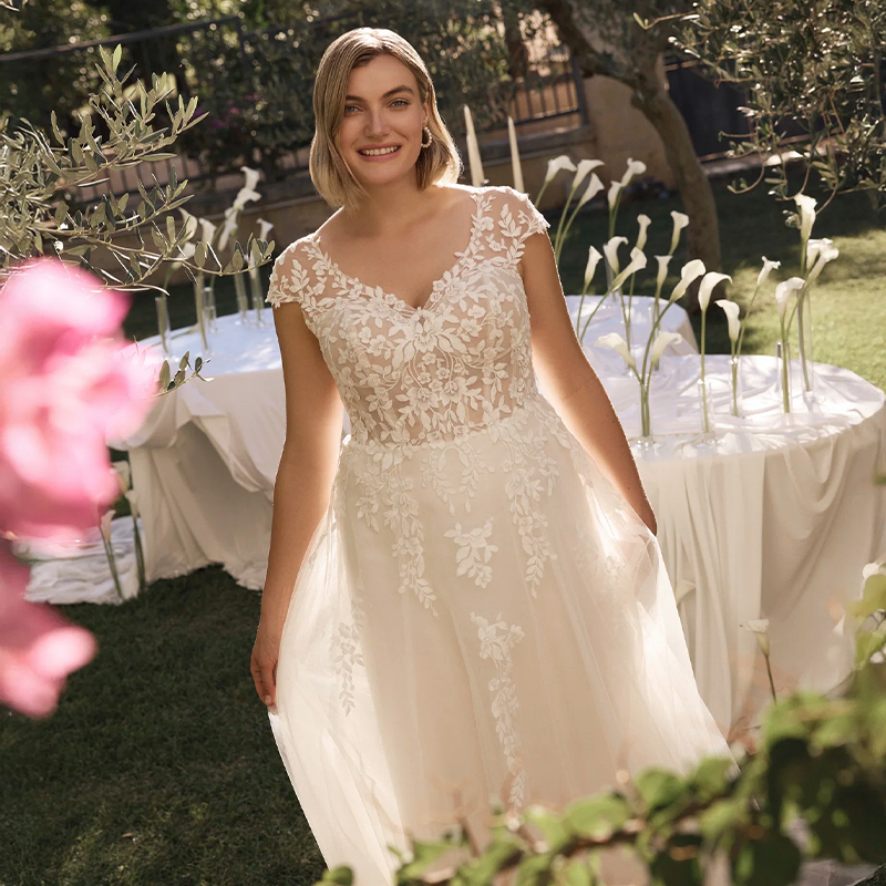 Nos robes de mariée  CURVES  Nova