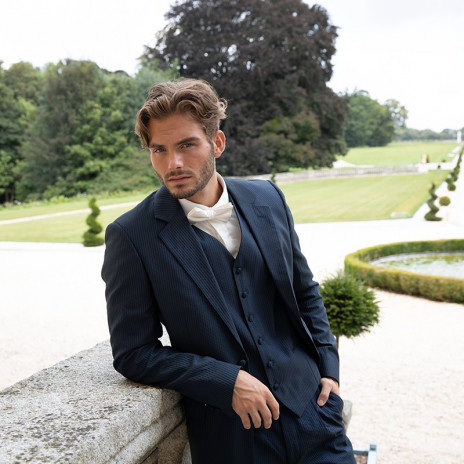 Costumes    Americano