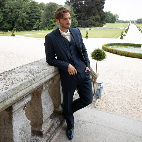 Costumes    Americano