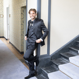 Costumes    Tanguy