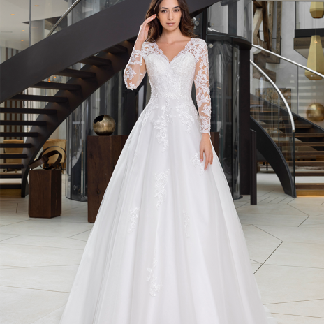 Nos robes de mariée  LOV ELY  Jullouville