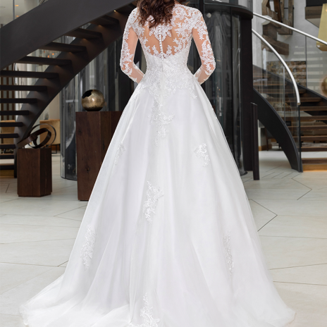 Nos robes de mariée  LOV ELY  Jullouville
