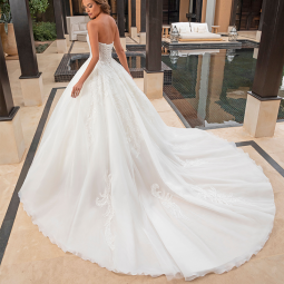 Nos robes de mariée    Valmont 246-01