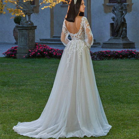 Nos robes de mariée  COSMO  Aubigne 8174