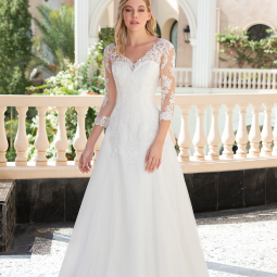 Nos robes de mariée  LOV ELY  Saphir 244-07 DTJ