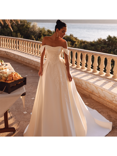 Nos robes romantiques  COSMO  Céaucé 8254