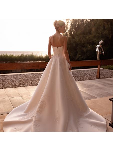 Nos robes romantiques  DEMETRIOS  Lana 1566M