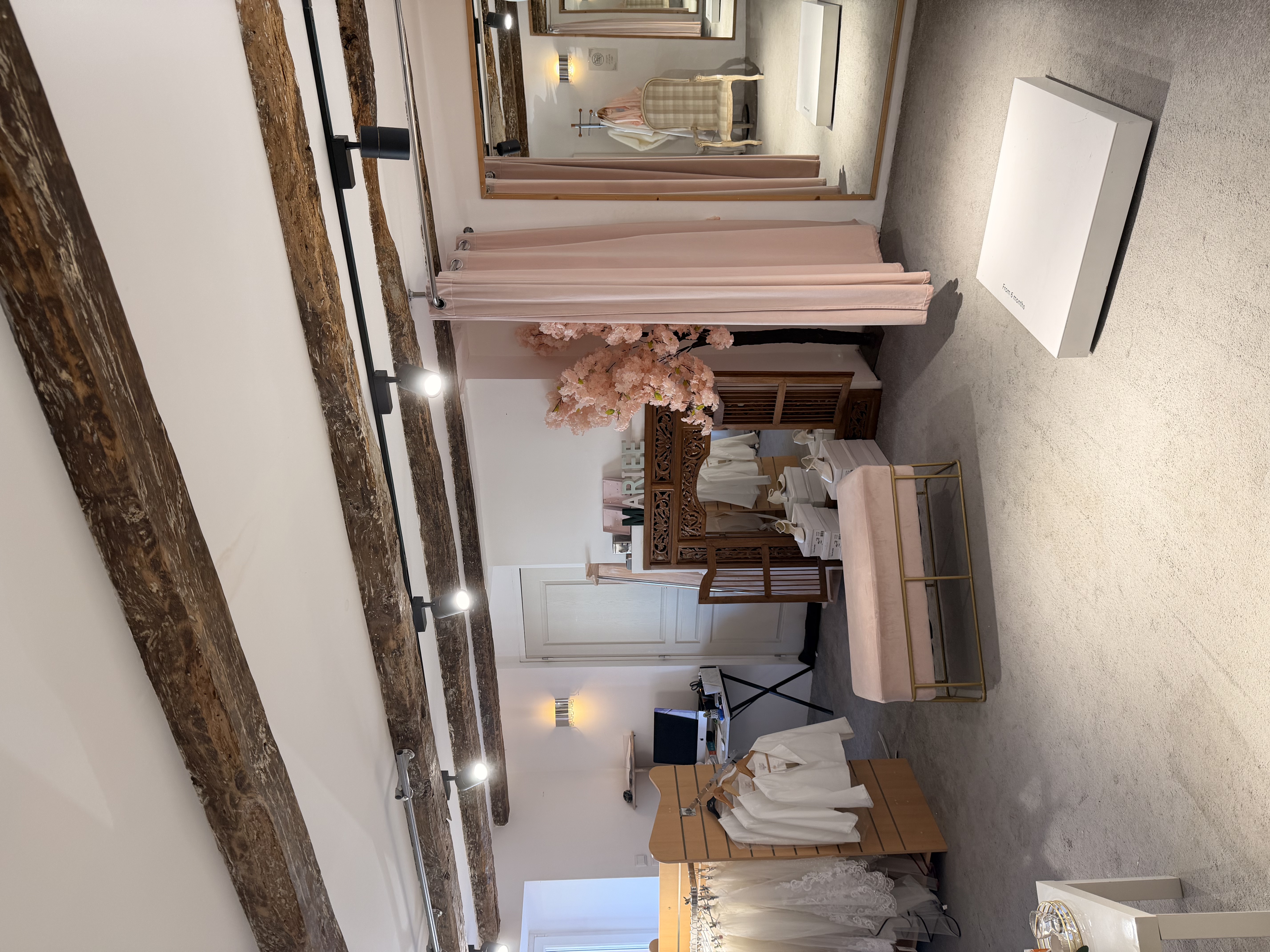 Salon privée essayage de robe à Granville